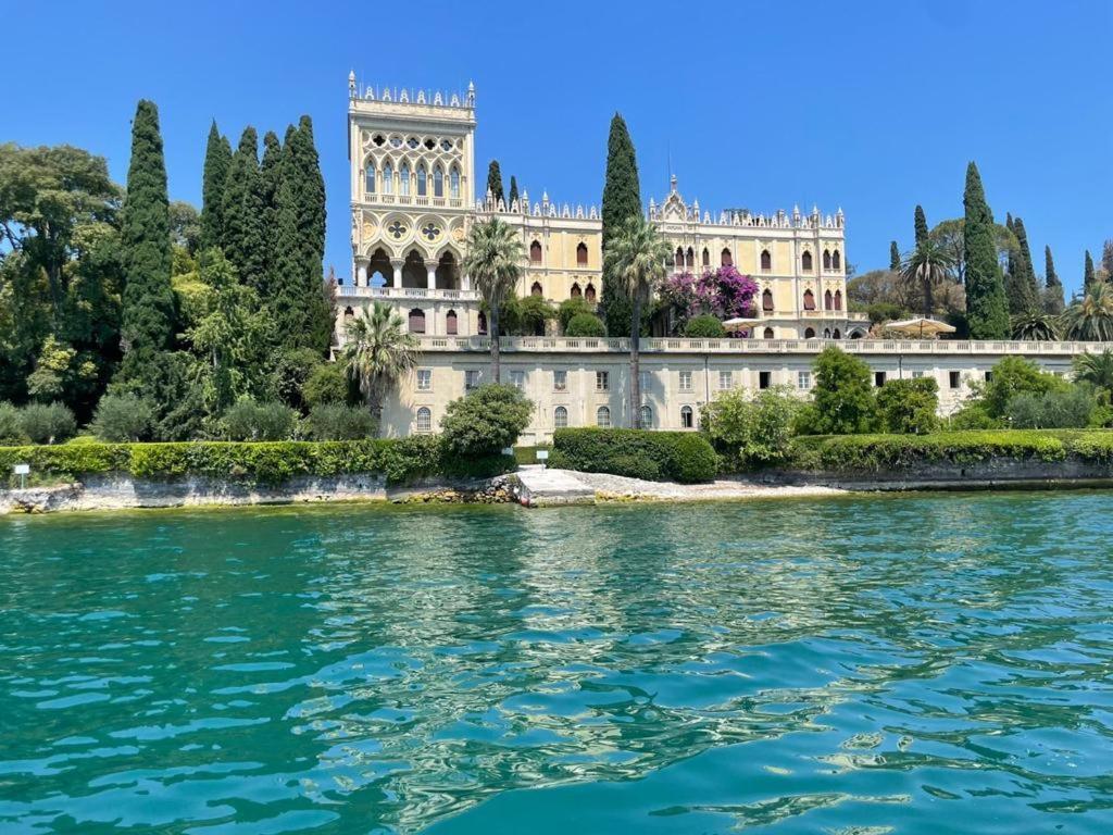 Casa Della Regina Apartment Сирмионе Екстериор снимка